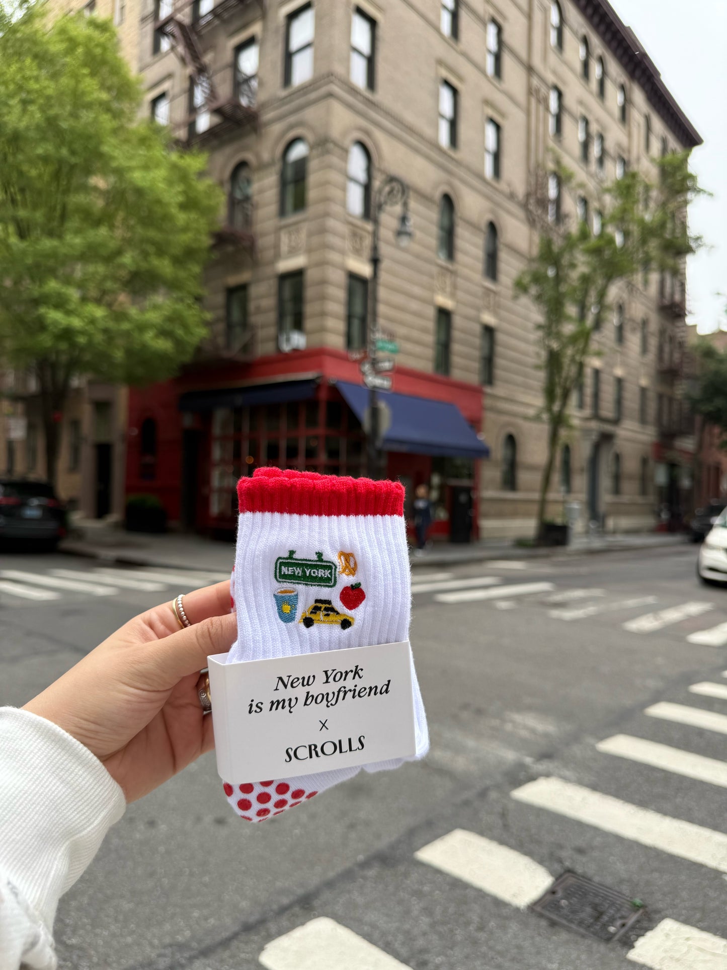 New York is my Boyfriend x Scrolls